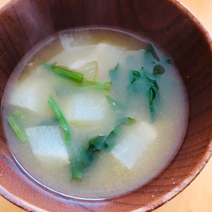 カブとほうれん草の味噌汁